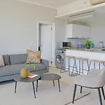 Modern 1-Bed V&A Waterfront Canal & Harbor Views