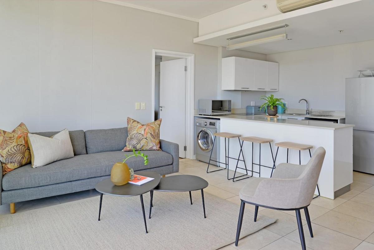 Modern 1-bed V&a Waterfront Canal & Harbor Views