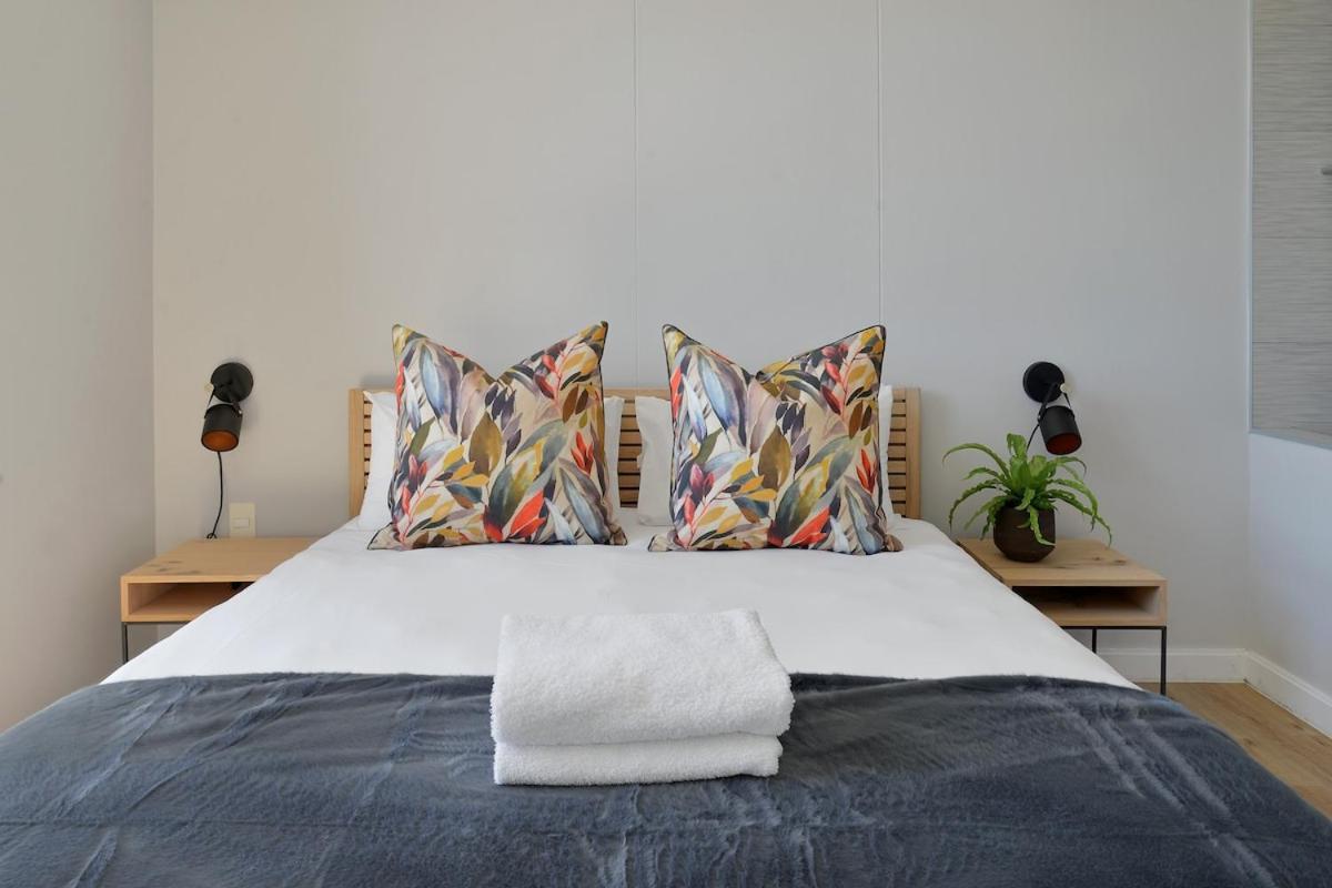 Apartment Modern 1-bed V&a Waterfront Canal & Harbor Views *