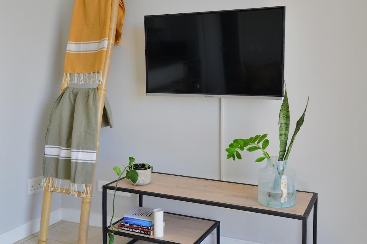 Modern 1-bed V&a Waterfront Canal & Harbor Views Apartment Cape Town